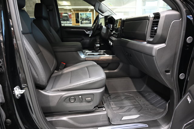 Used 2025 GMC Sierra 1500 SLT w/ SLT Premium Plus Package AWD/4WD image 13
