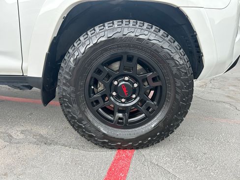 Used 2023 Toyota 4Runner TRD Off-Road Premium w/ Moonroof Package AWD/4WD image 32