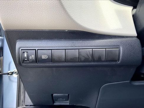 Used 2023 Toyota Corolla LE image 33