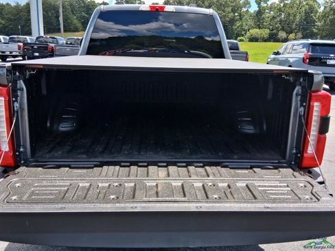Used 2026 Ford F250 Lariat AWD/4WD image 13