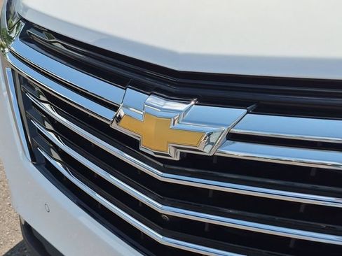 Used 2024 Chevrolet Equinox Premier AWD/4WD image 34