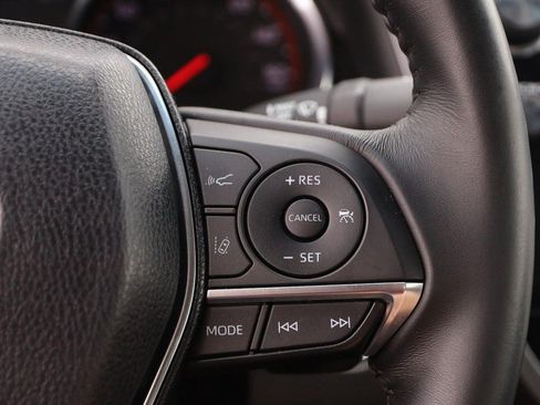 Used 2018 Toyota Camry XSE FWD image 12