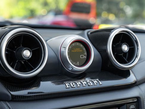 Used 2015 Ferrari California T image 35