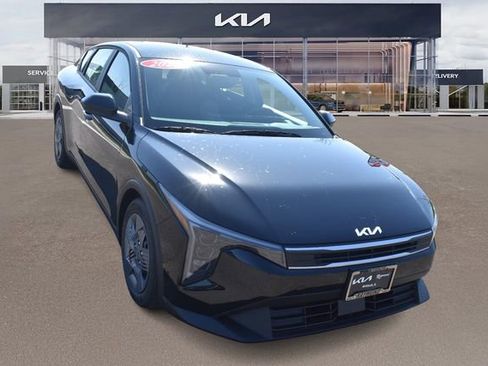 New 2026 Kia K4 LX FWD image 10