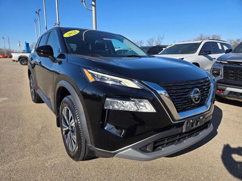 Used 2021 Nissan Rogue SV image 1