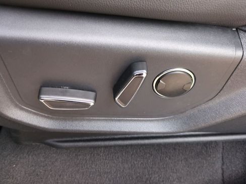 Used 2024 Ford Expedition Limited AWD/4WD image 17