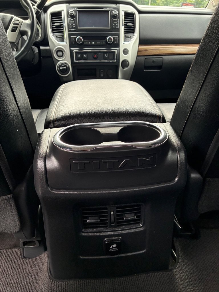 Used 2017 Nissan Titan SL AWD/4WD image 20