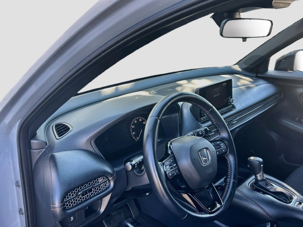 Certified 2025 Honda HR-V Sport image 9