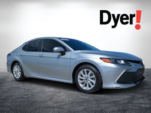 Used 2024 Toyota Camry LE w/ Convenience Package FWD image 1