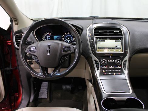 Used 2016 Lincoln MKX Select w/ Climate Package image 2