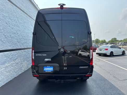 Used 2022 Mercedes-Benz Sprinter 2500 image 9