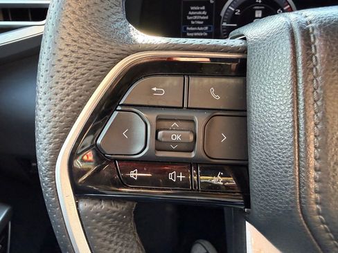 Used 2023 Toyota Sequoia Platinum AWD/4WD image 14