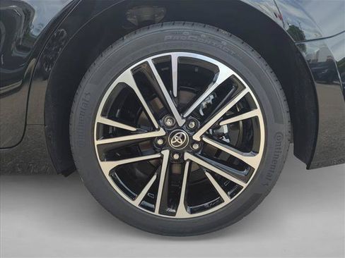 Used 2026 Toyota Camry XLE FWD image 7