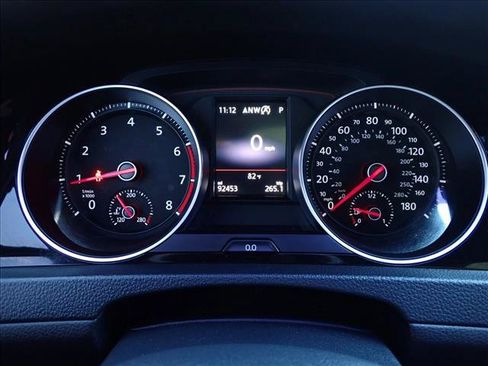 Used 2018 Volkswagen GTI SE FWD image 25