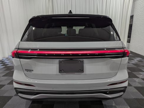 Used 2026 Lincoln Nautilus Reserve w/ Jet Appearance Package AWD/4WD image 9