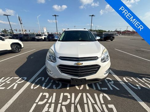 Used 2017 Chevrolet Equinox Premier w/ Enhanced Convenience Package AWD/4WD image 3