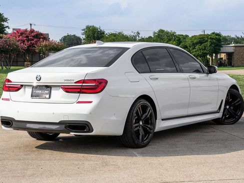 Used 2017 BMW 750i RWD image 9