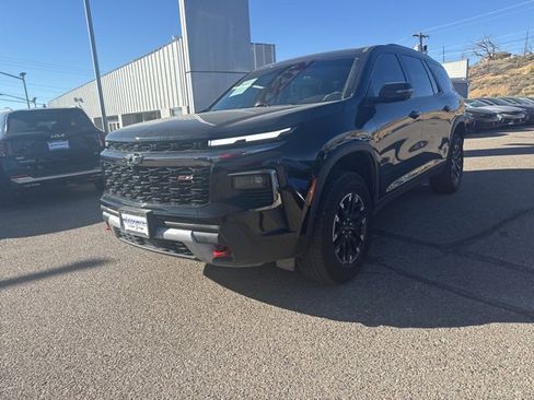 Used 2024 Chevrolet Traverse Z71 image 1