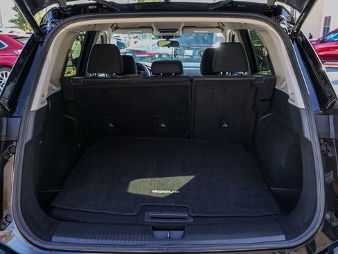 Used 2024 Nissan Rogue SV image 16