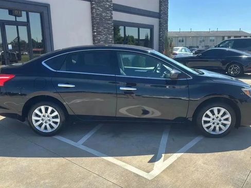 Used 2019 Nissan Sentra S image 3