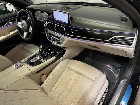 Used 2021 BMW 750i xDrive w/ Executive Package AWD/4WD image 25