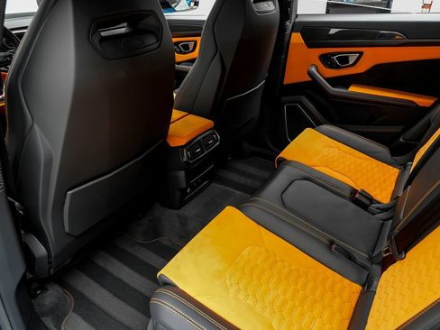 Used 2022 Lamborghini Urus image 36