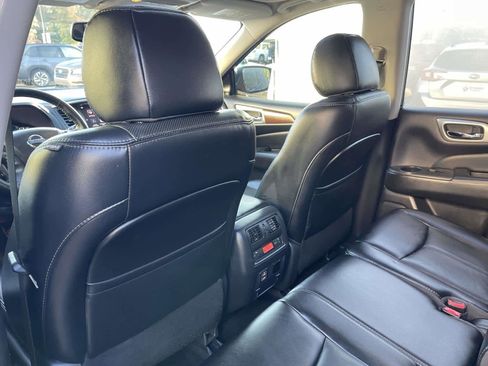 Used 2018 Nissan Pathfinder Platinum image 15