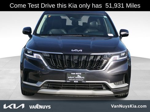 Used 2023 Kia Carnival LX image 8