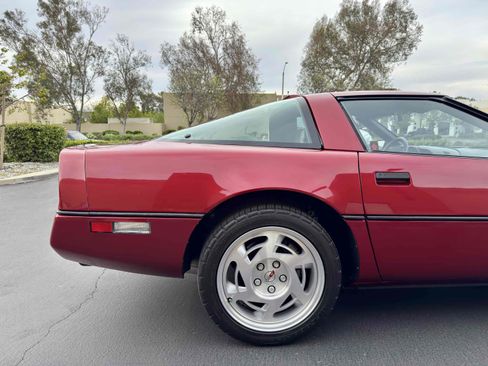 Used 1990 Chevrolet Corvette Coupe image 45