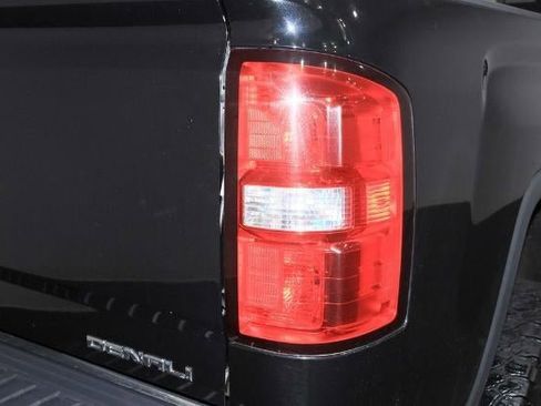 Used 2016 GMC Sierra 2500 Denali w/ Duramax Plus Package image 11