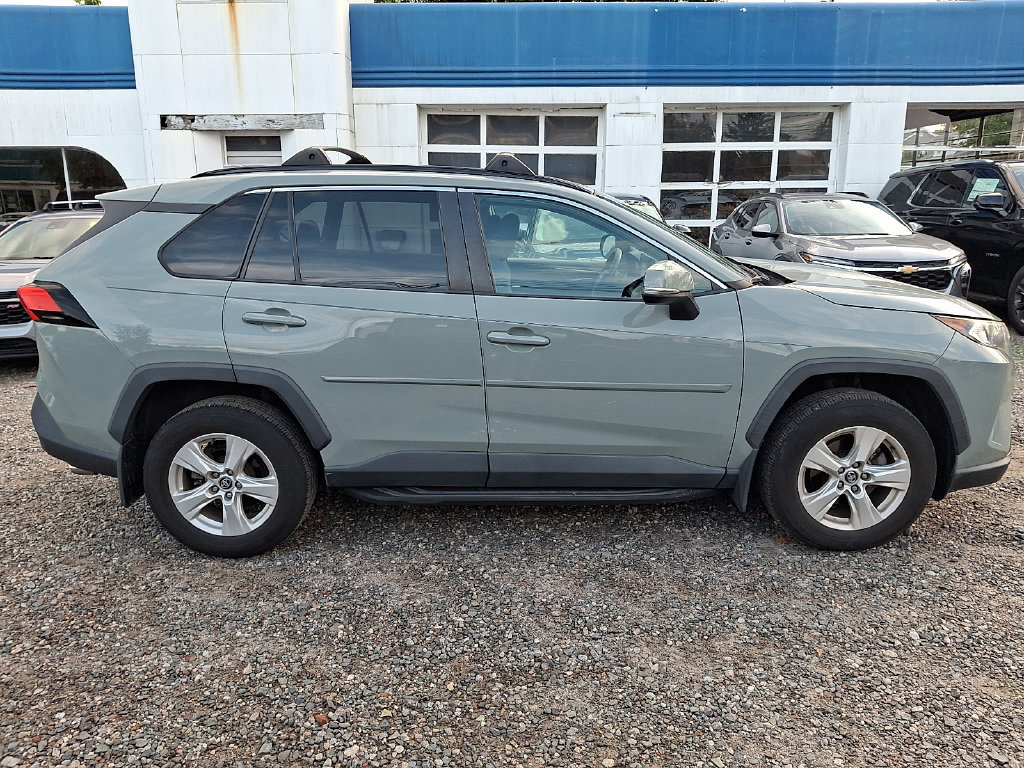 Used 2021 Toyota RAV4 XLE AWD/4WD image 9
