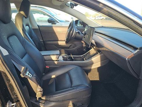 Used 2018 Tesla Model 3 Long Range image 6
