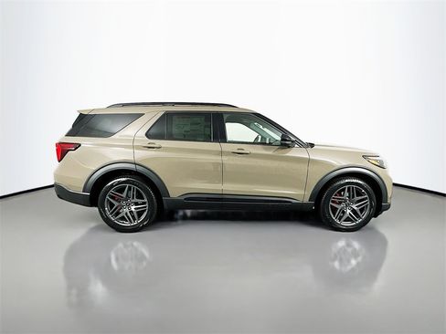 New 2026 Ford Explorer ST w/ Sun And Sound Package image 8