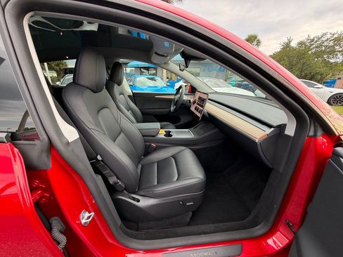Used 2023 Tesla Model Y AWD image 30