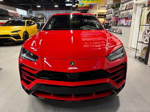 Used 2020 Lamborghini Urus image 2