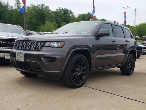 Used 2021 Jeep Grand Cherokee Laredo X AWD/4WD image 8