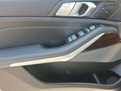 Used 2026 BMW X7 xDrive40i image 10