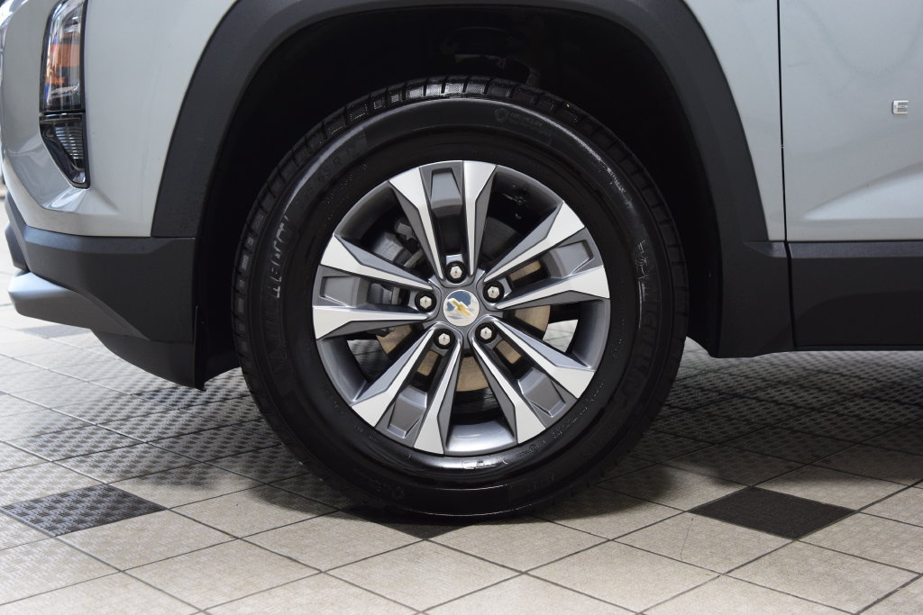 Used 2026 Chevrolet Equinox LT AWD/4WD image 26