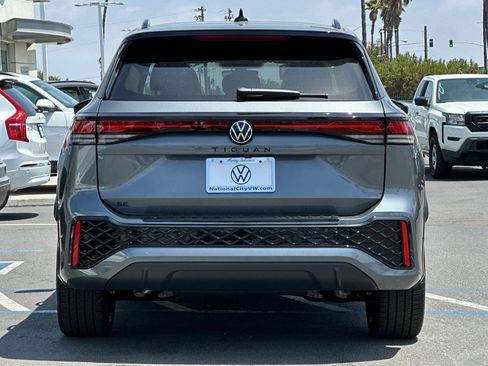 New 2026 Volkswagen Tiguan SE R-Line FWD image 6