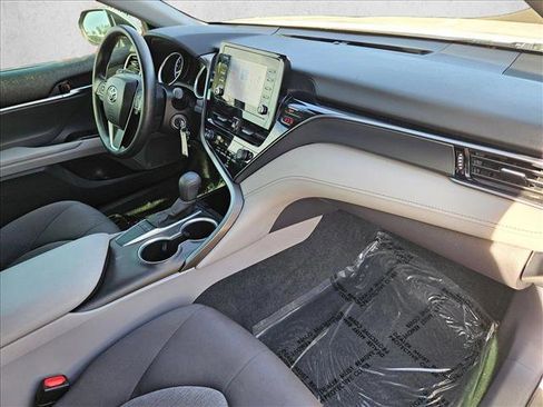 Used 2022 Toyota Camry LE image 20