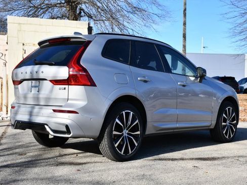 Certified 2025 Volvo XC60 B5 Plus image 7