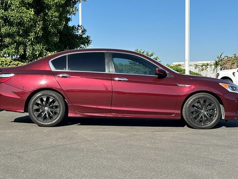 Used 2017 Honda Accord Sport Special Edition image 3