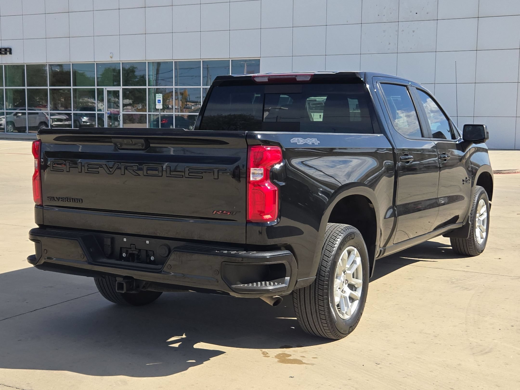Certified 2025 Chevrolet Silverado 1500 RST w/ Convenience Package II AWD/4WD image 3