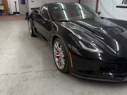 Used 2015 Chevrolet Corvette Z06 w/ 2LZ Preferred Equipment Group image 29