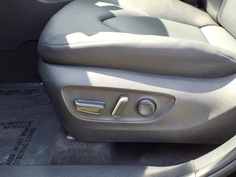 Used 2026 Toyota Highlander XLE AWD/4WD image 17