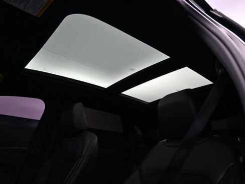 Used 2020 Ford Edge ST-Line FWD image 14