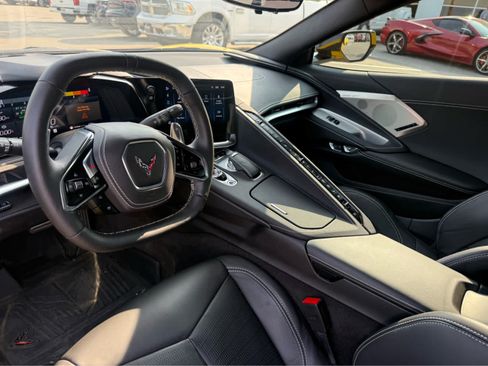 Used 2025 Chevrolet Corvette Stingray Preferred Cpe RWD image 7