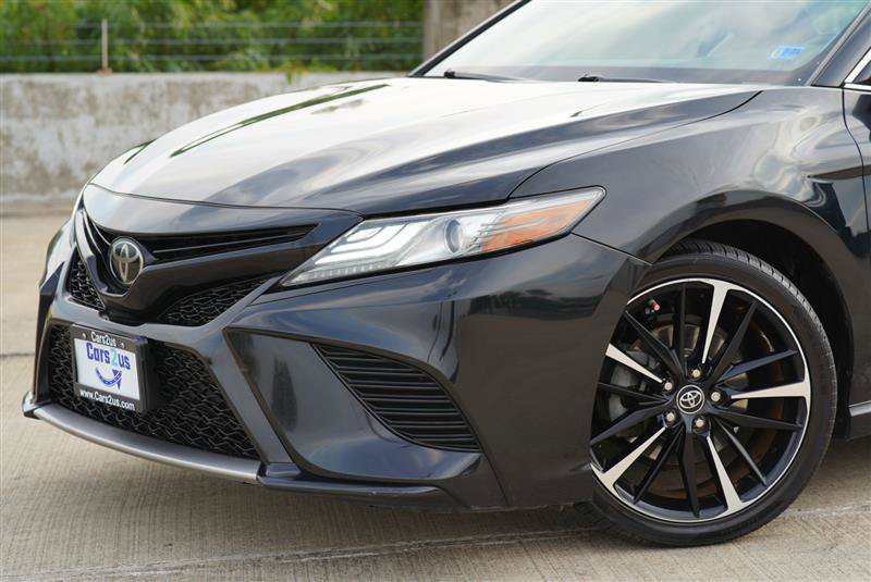 Used 2019 Toyota Camry XSE w/ Navigation Package FWD image 13