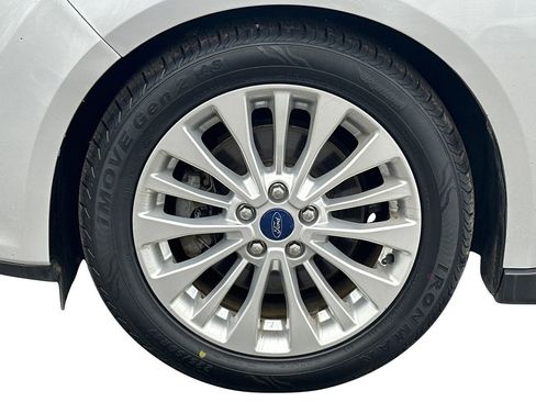 Used 2017 Ford C-MAX Energi SE w/ Equipment Group 401A image 25