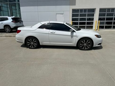 Used 2012 Chrysler 200 S FWD image 2